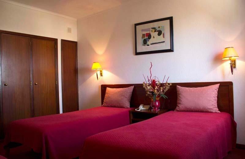 Hotel Arangues Setúbal Buitenkant foto